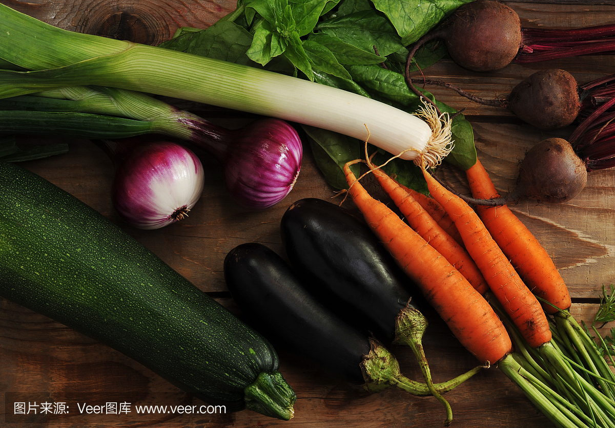 蔬菜套装-韭菜,洋葱,西葫芦,茄子,胡萝卜和b